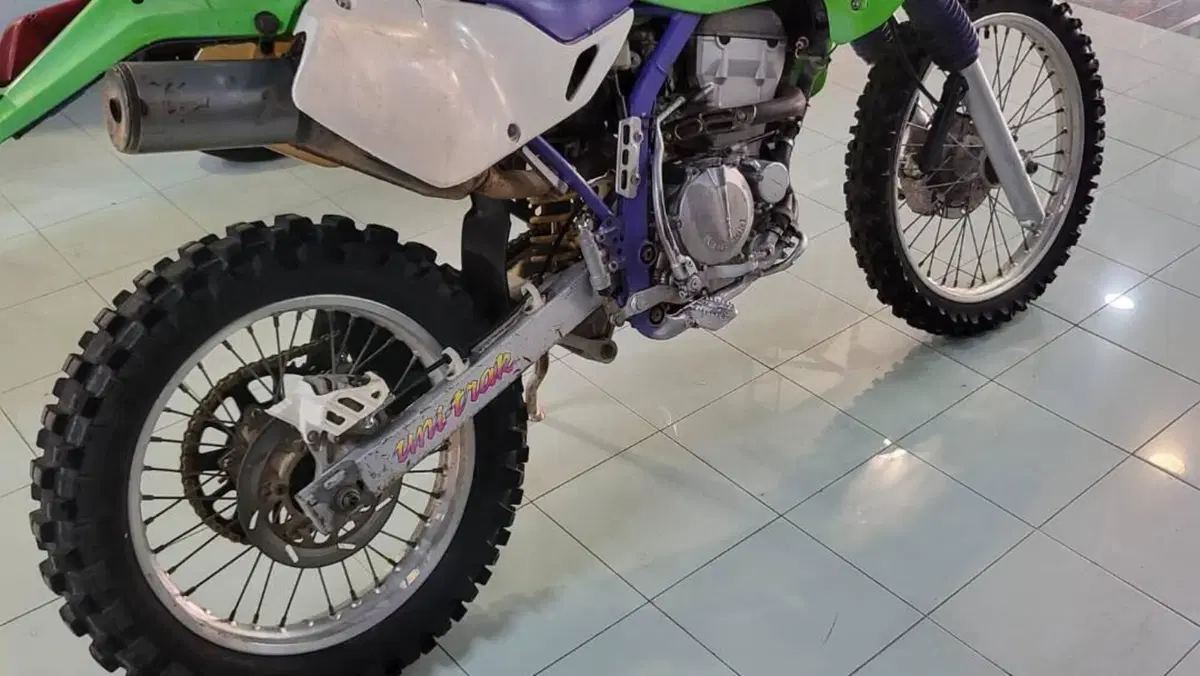 Kawasaki KLX 250 R  (6)
