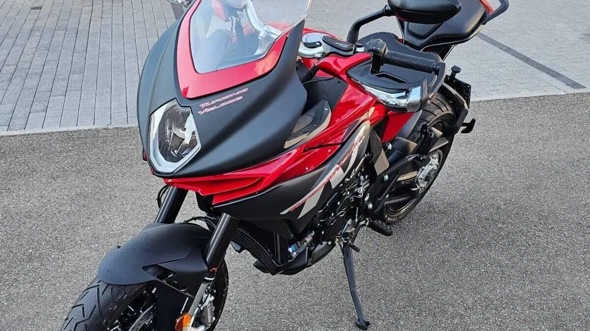 MV Agusta Turismo Veloce 800 Lusso (2021 - 22)  (2)