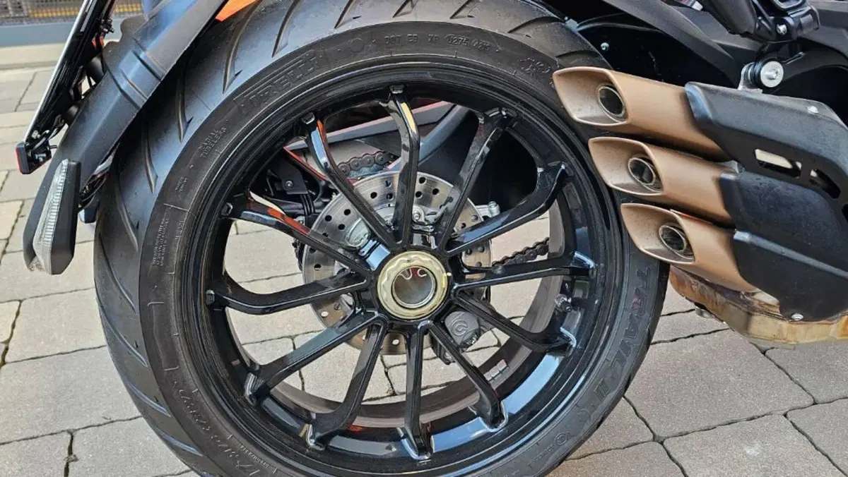 MV Agusta Turismo Veloce 800 Lusso (2021 - 22)  (5)