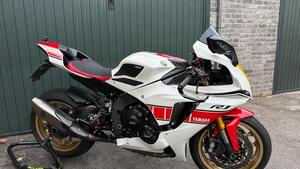 Yamaha YZF R1 World GP 60th Anniversary (2022 - 23) 