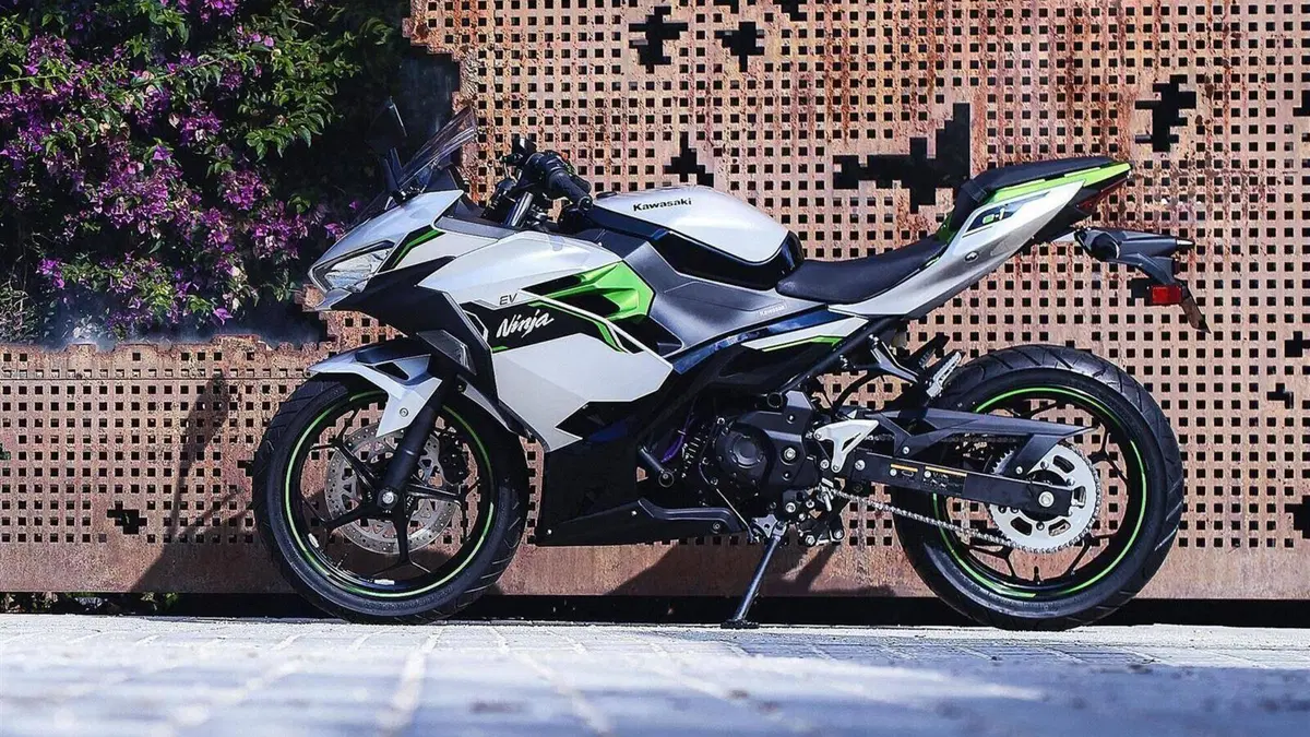 Kawasaki Ninja 7 Hybrid (2024 - 26) 