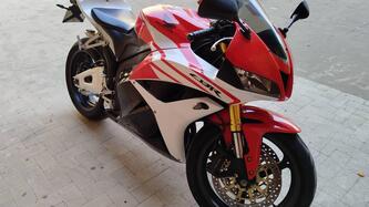 Honda CBR 600 RR (2009 - 12) usata