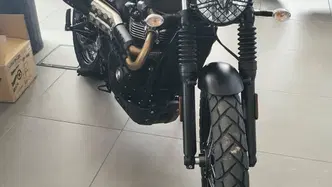 Triumph Street Scrambler 900 (2021 - 22) usata