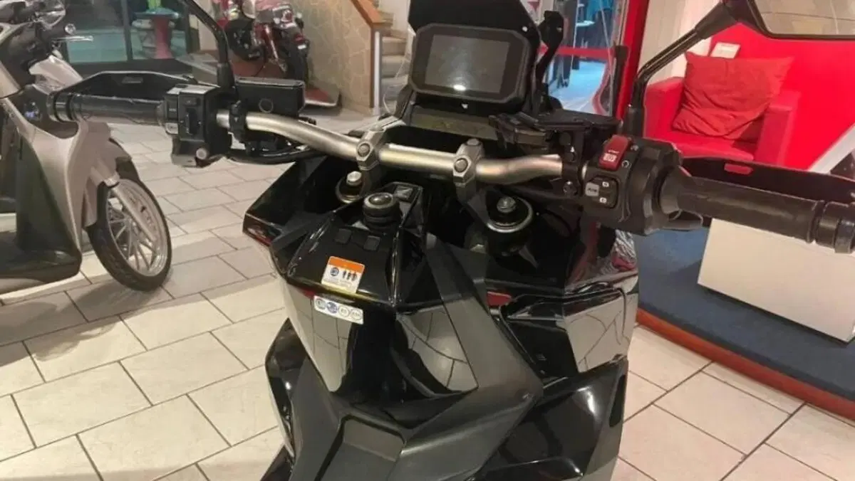 Honda X-ADV 750 DCT Travel (2021 - 24)  (8)