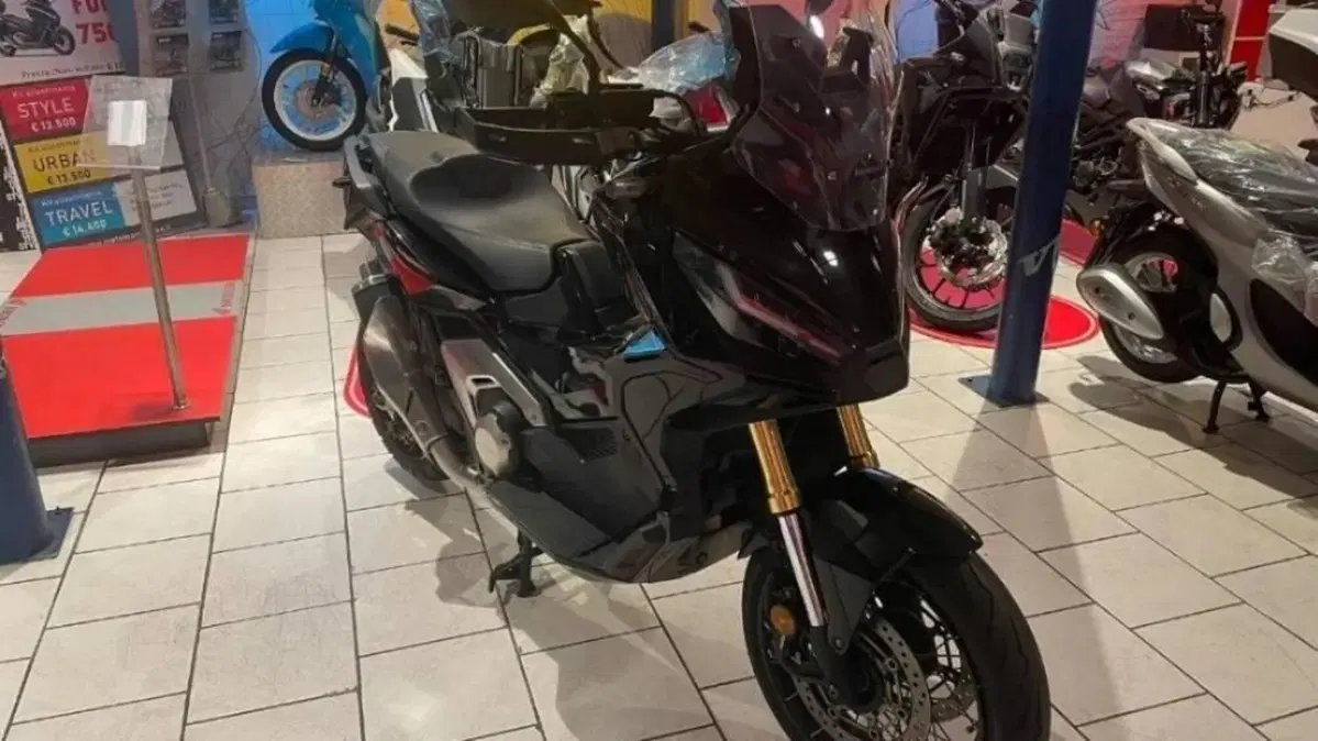 Honda X-ADV 750 DCT Travel (2021 - 24)  (3)