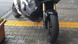 Honda X-ADV 750 DCT Travel (2021 - 24)  (13)