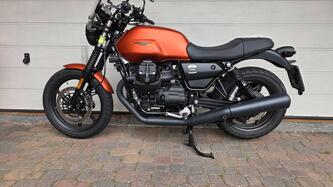 Moto Guzzi V7 Stone (2021 - 24) usata