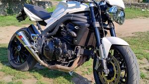 Triumph Speed Triple 1050 (2005 - 11) 