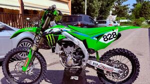Kawasaki KX 250 F (2023) 