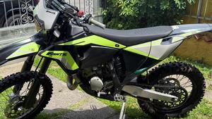 Fantic Motor XE 125 Black Edition (2024) 