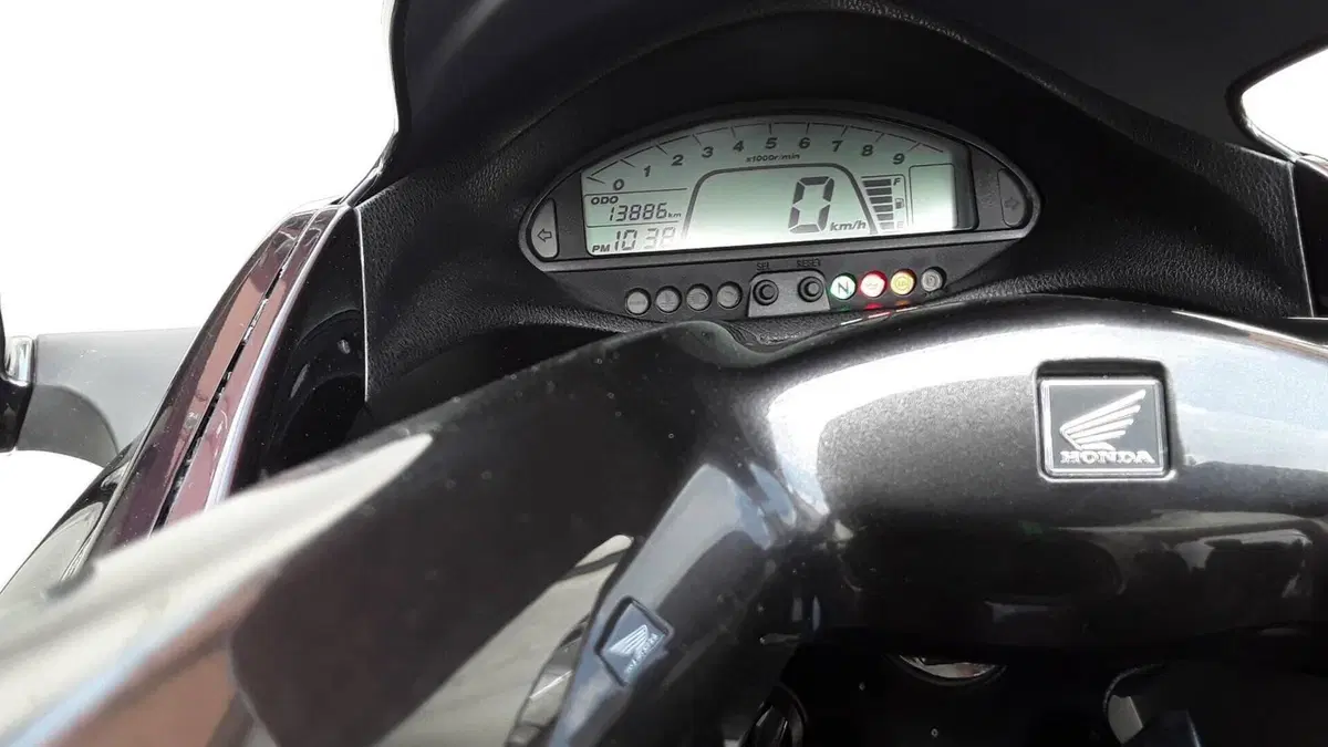 Honda DN-01  (5)