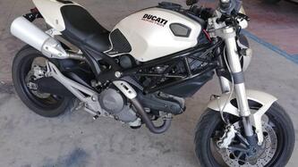 Ducati Monster 696 Plus (2007 - 14) usata