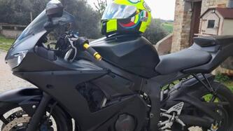 Yamaha YZF R6 (2005 - 06) usata