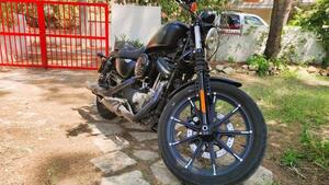 Harley-Davidson 883 Iron (2017 - 20) - XL 883N 