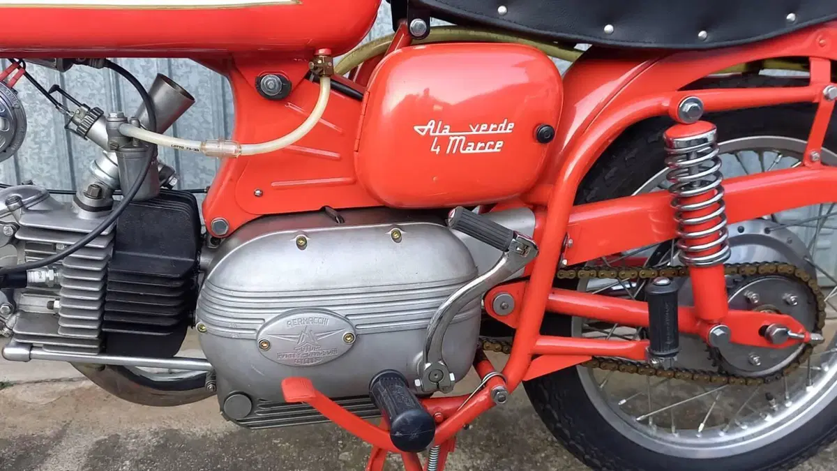 Aermacchi Harley-Davidson   (8)