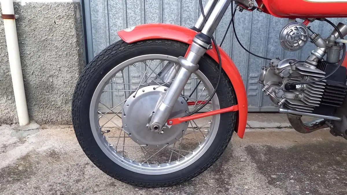 Aermacchi Harley-Davidson   (9)
