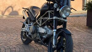 Ducati Monster 600 City Dark (1998 - 02) 