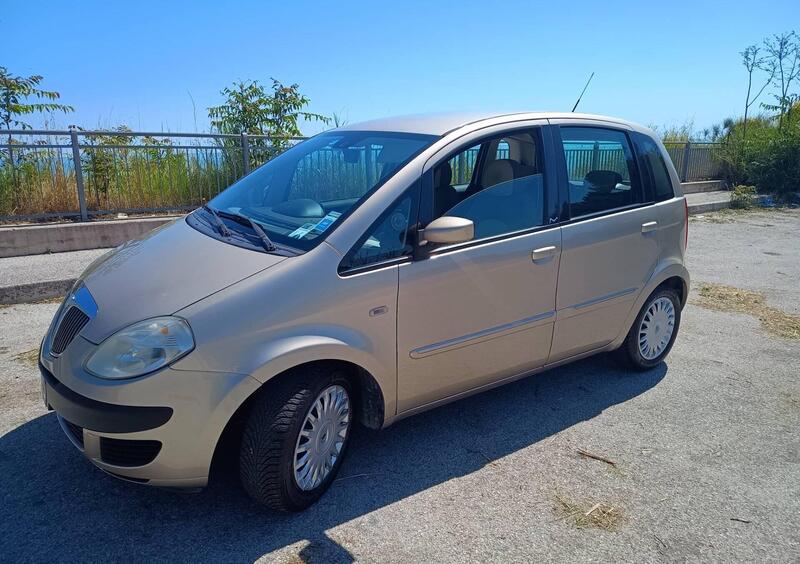 Lancia Musa 16V Oro