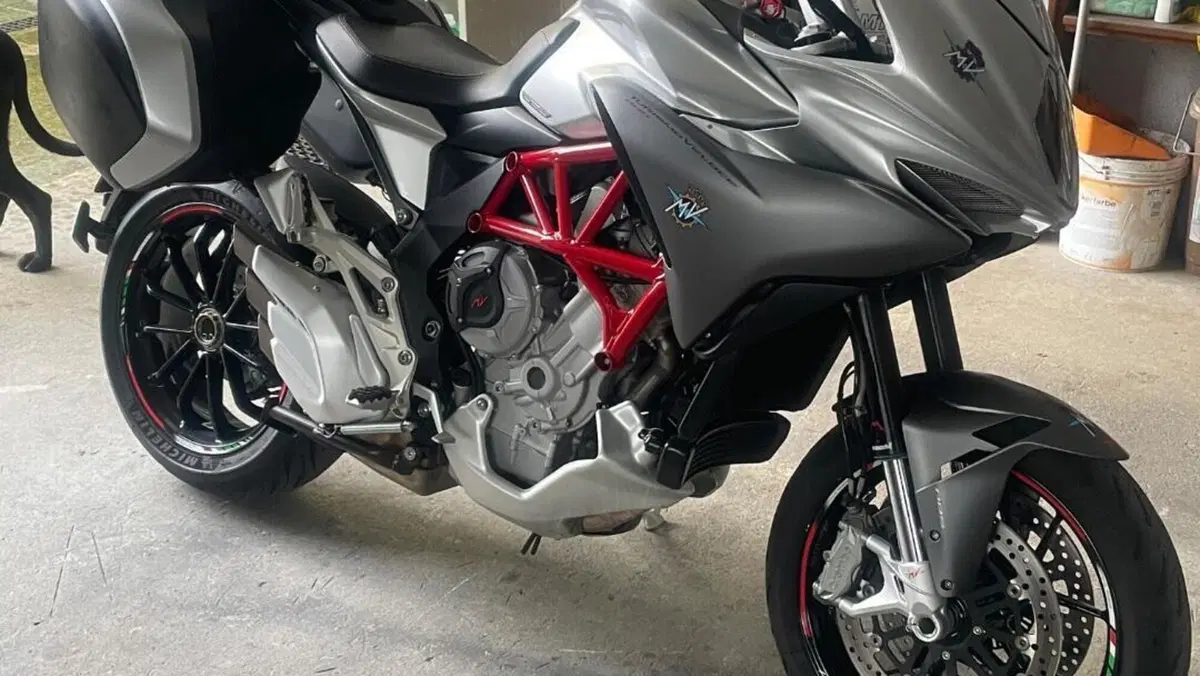 MV Agusta Turismo Veloce 800 (2014 - 16)  (2)