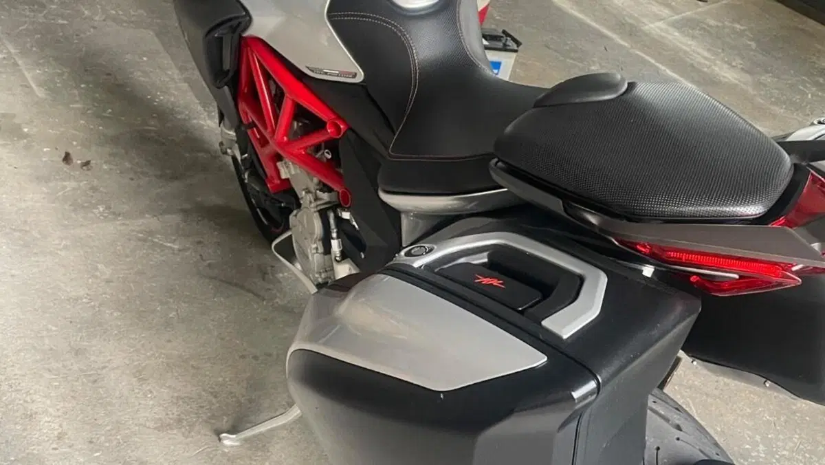 MV Agusta Turismo Veloce 800 (2014 - 16)  (3)