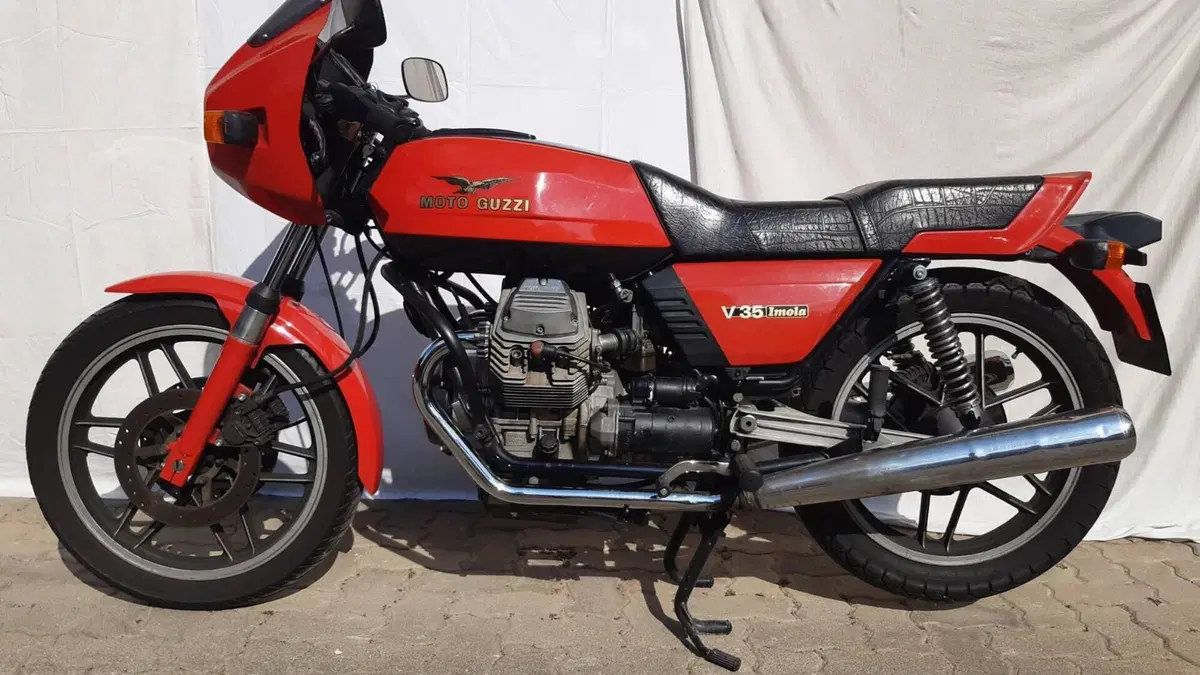 Moto Guzzi   (2)