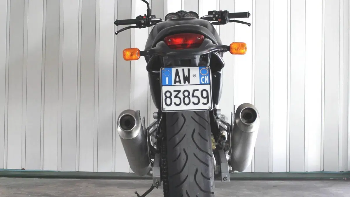 Ducati Monster 600 Dark (1998 - 01)  (6)