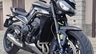 Triumph Street Triple 765 R (2023 - 25) usata