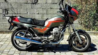 Moto Guzzi V35 III epoca