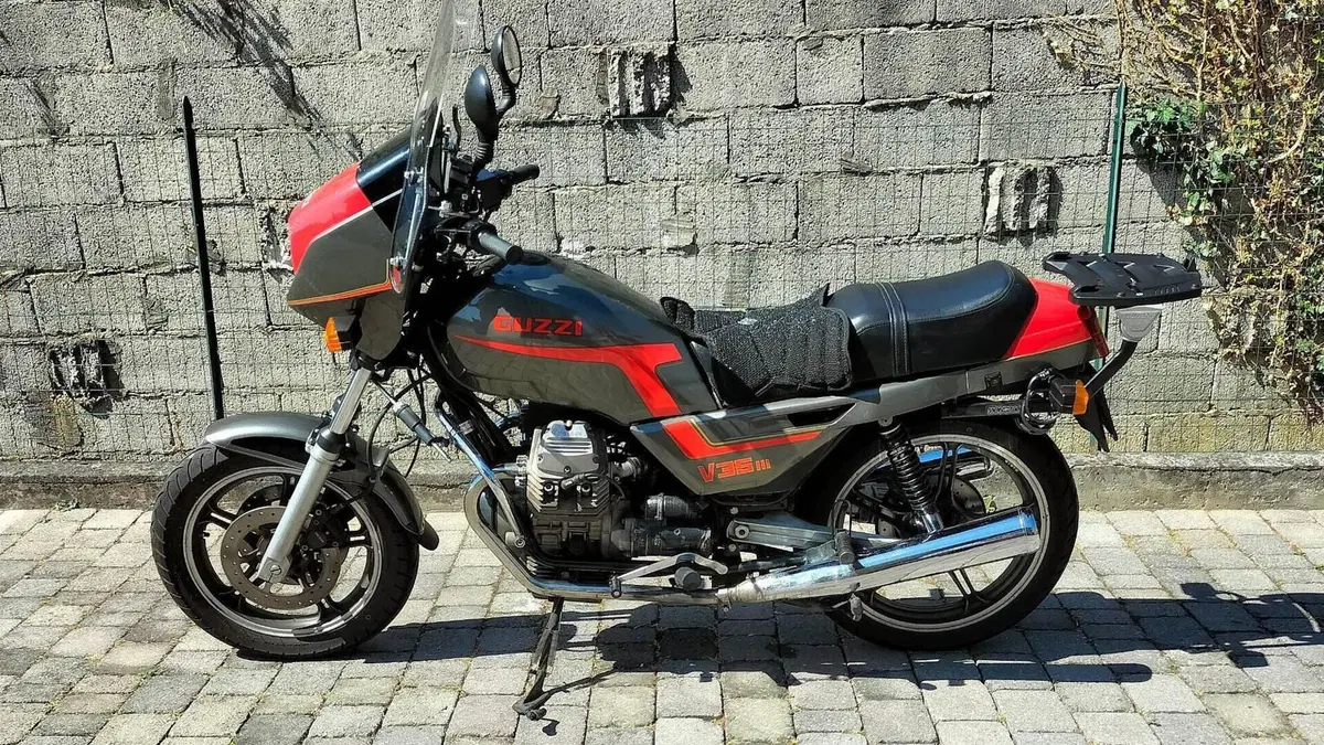 Moto Guzzi   (2)