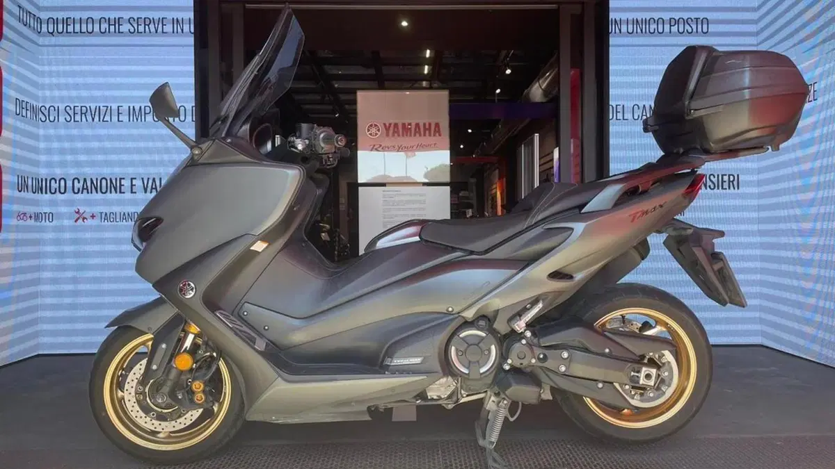 Yamaha T-Max 560 Tech Max (2021)  (4)