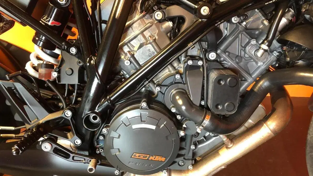 KTM 1290 Super Duke R ABS (2017 - 18)  (5)