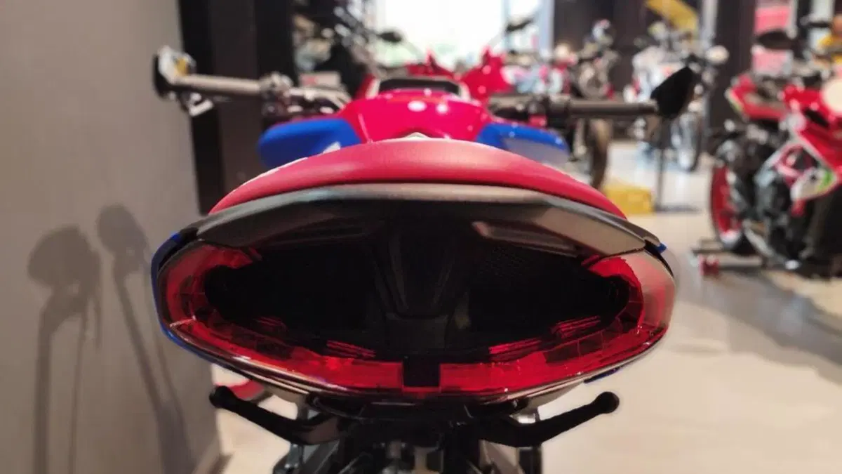 MV Agusta Dragster 800 RR SCS America (2023 - 25)  (5)