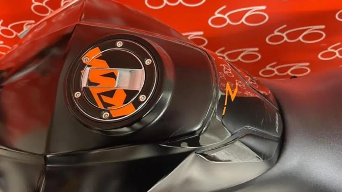 KTM 990 Super Duke R (2012 - 13)  (7)