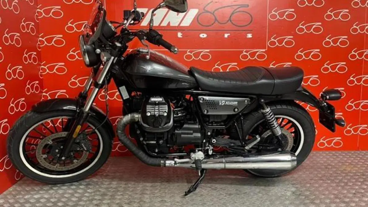Moto Guzzi V9 Roamer (2021 - 24)  (3)