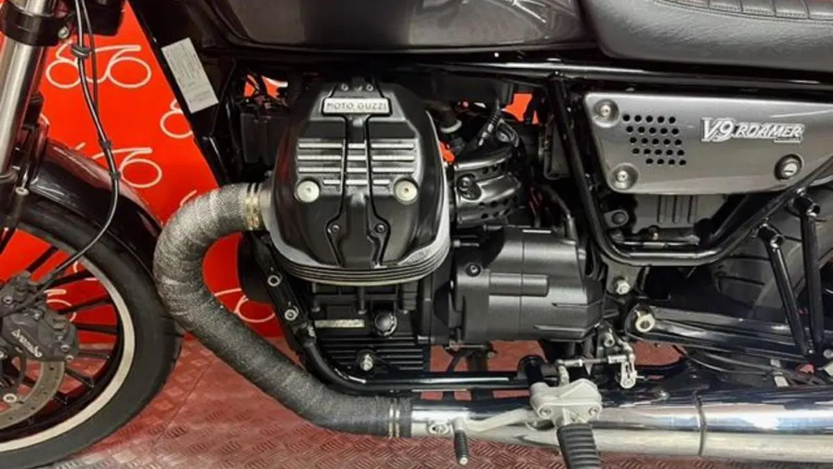 Moto Guzzi V9 Roamer (2021 - 24)  (4)