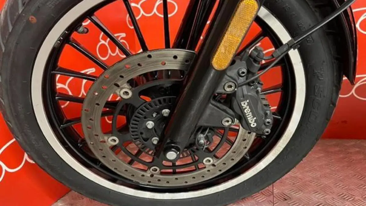 Moto Guzzi V9 Roamer (2021 - 24)  (8)