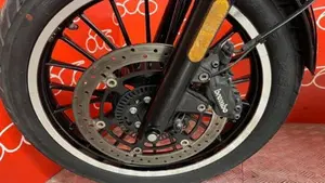 Moto Guzzi V9 Roamer (2021 - 24)  (8)