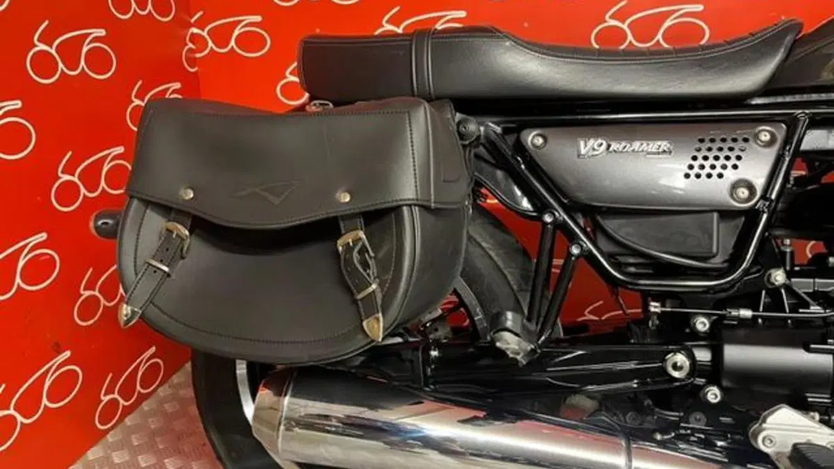 Moto Guzzi V9 Roamer (2021 - 24)  (9)