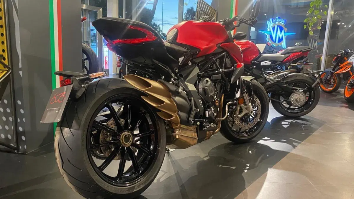 MV Agusta Dragster 800 R (2023 - 25)  (3)
