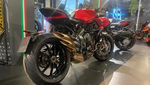 MV Agusta Dragster 800 R (2023 - 25)  (3)