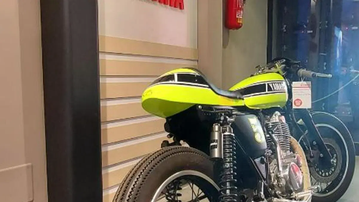 Yamaha SR 400 60th Anniversary (2013 - 16)  (3)