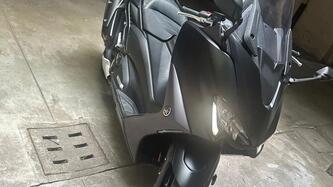 Yamaha T-Max 560 (2020 - 21) usata