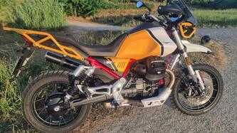 Moto Guzzi V85 TT Evocative Graphics (2021 - 23) usata