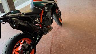 KTM 890 Duke R (2021) usata