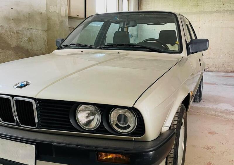 BMW 318I 