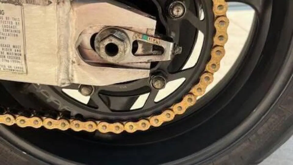 Honda CBR 1100 XX Superblackbird (1999 - 00)  (6)