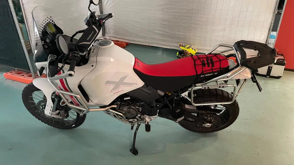 Ducati DesertX (2022 - 25)  (2)