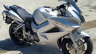 Honda VFR 800 (2002 - 05) usata