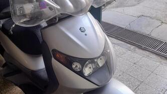 Piaggio Beverly 200 (2002 - 03)