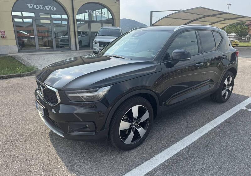 Volvo XC40 D4 AWD Geartronic Momentum Pro